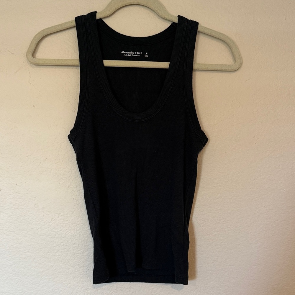 Abercrombie & Fitch Essential Rib Tuckable Scoopneck Tank - Picture 2 of 6